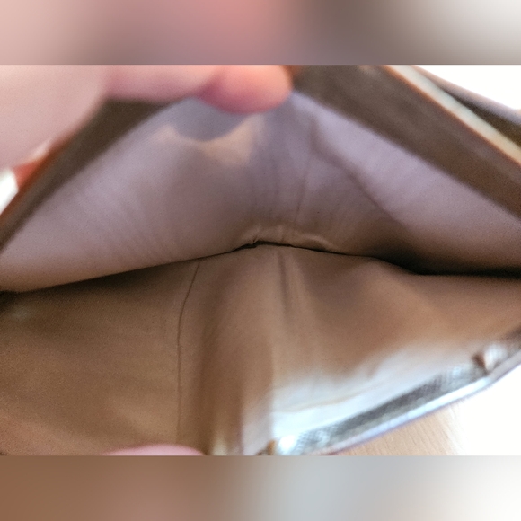 Used‎ Prada gold wallet with COA - Picture 11 of 16